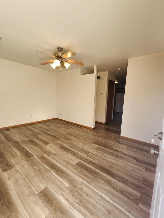 Photo - 28 Peartree Ln