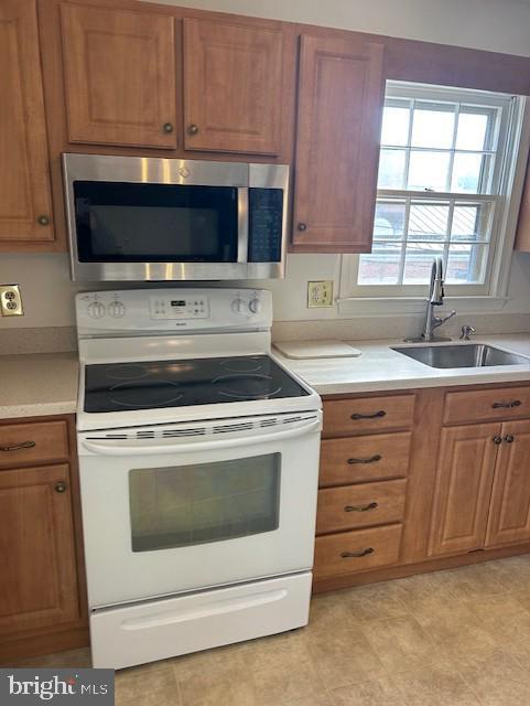 Building Photo - 500 Delaware St Unit 7