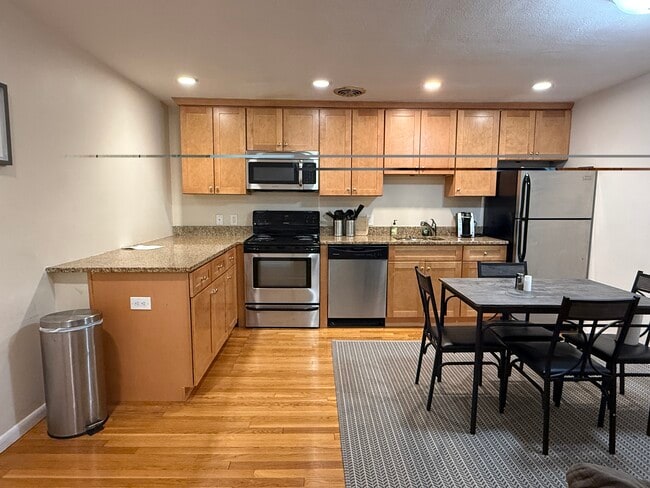 Building Photo - 205 Kent St Unit 26