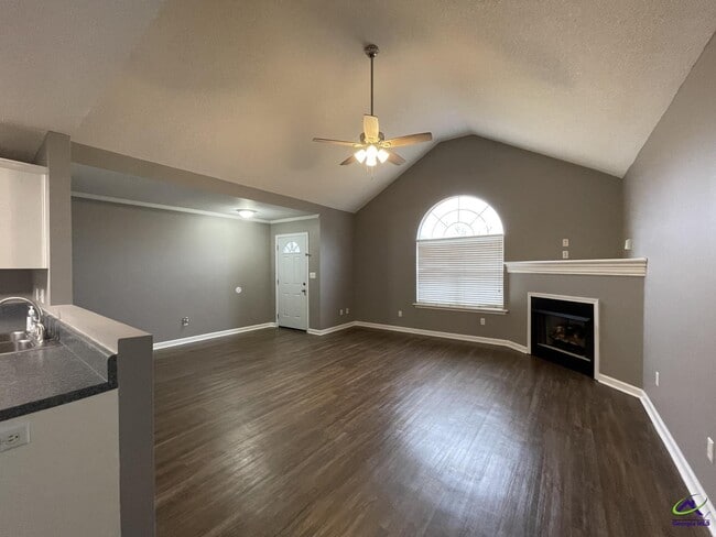 Photo - 308 Cosmos Ave