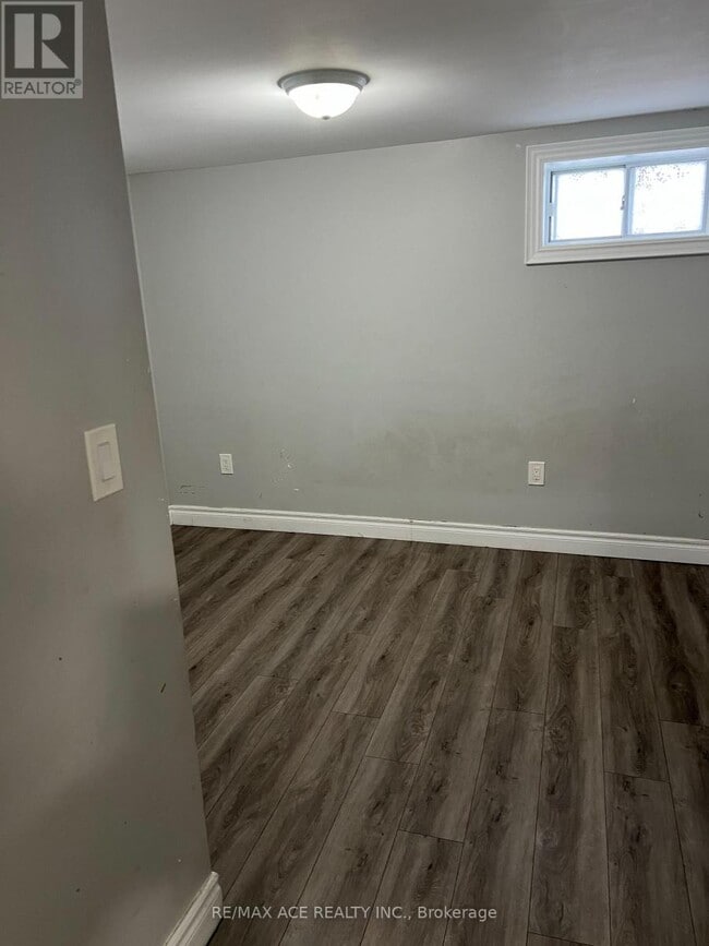 Photo - 27 Tansley Ave