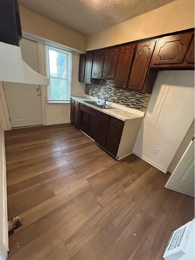 Photo - 2034 Ewald Cir