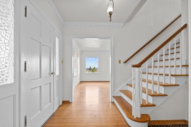 Photo - 4Bd/3Ba Seattle House