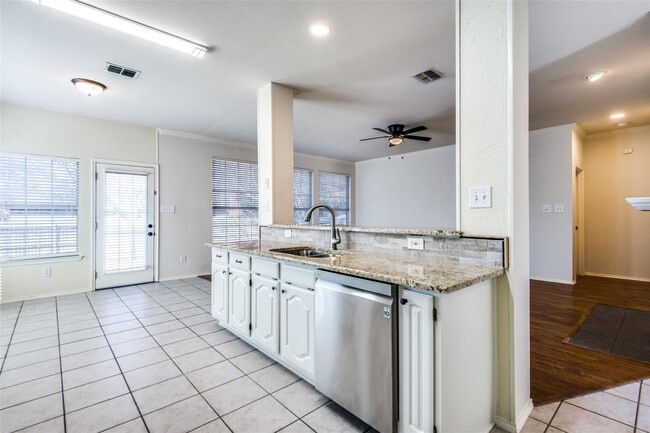Stainless steel appliances - 5121 Timber Park Dr