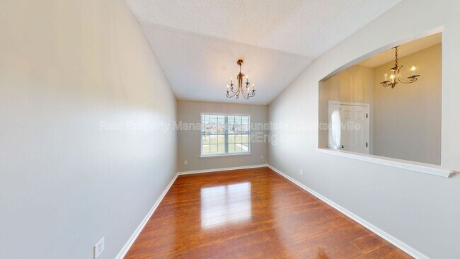 Photo - 11908 Raindrop Rd