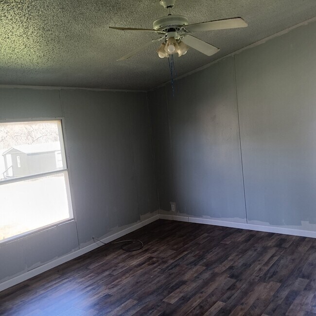 Building Photo - 49 R M Wy