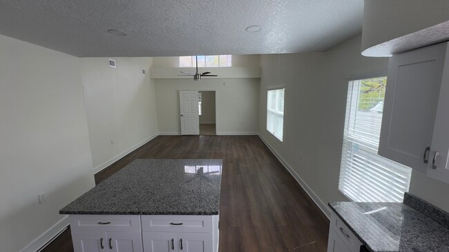 Photo - 2223 W Harbor Dr S