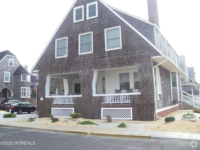 Building Photo - 336 East Ave Rental