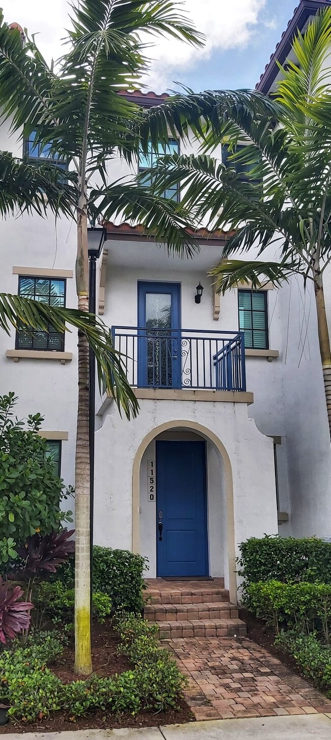 Photo - 11520 SW 14th St Townhome