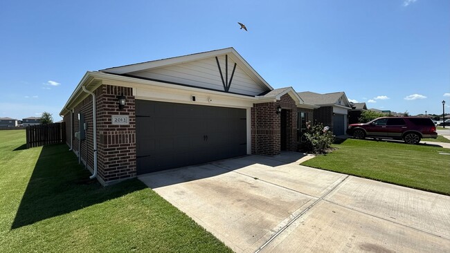 Photo - 2012 Canterbury Dr