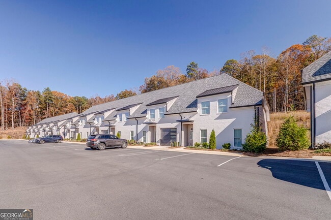 Photo - 79 Chateau Dr SE