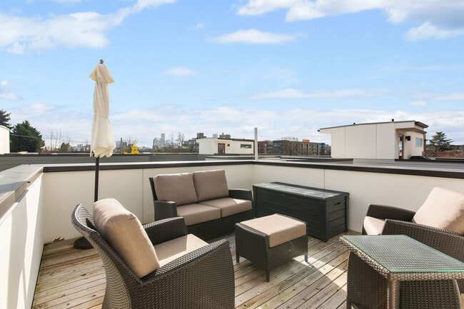 Photo - 626 10th Ave E Unit ID1036000P