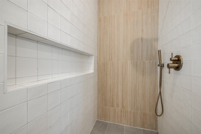 Photo - 412 N Nagle St