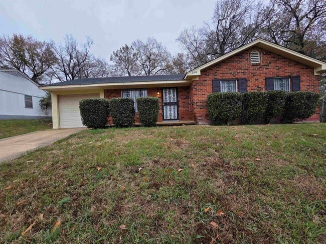 Building Photo - 2192 Lisa Ave