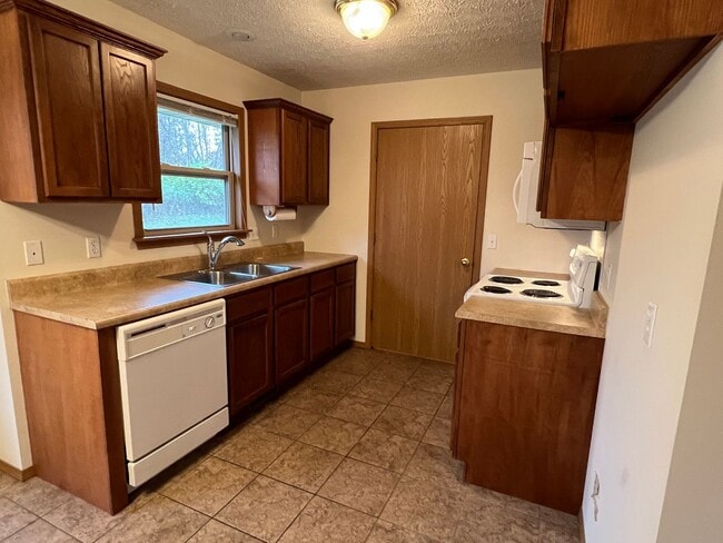 Photo - Nixa Rental available in Tuckaway neighborhood