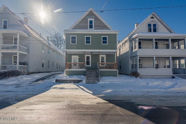 Building Photo - 65 Van Derveer St Unit First Floor Front