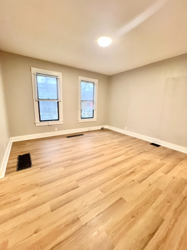 Photo - 4932 Roanoke St