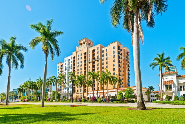 Building Photo - 651 Okeechobee Blvd Unit 506 Rental
