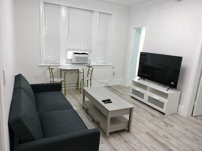 Photo - 56 Park Vale Ave Unidad 4