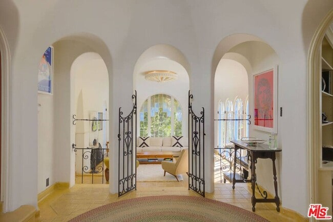 Photo - 4778 Cromwell Ave