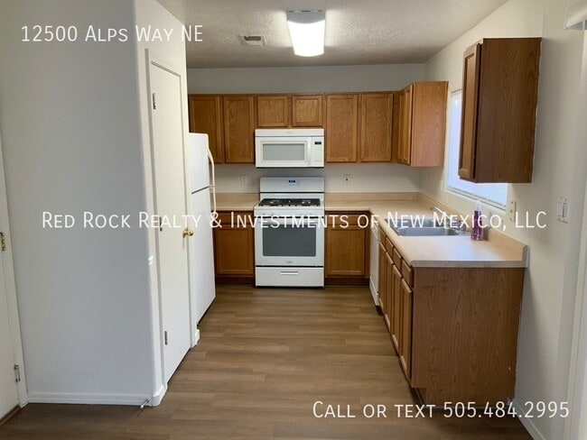 Photo - 12500 Alps Way NE