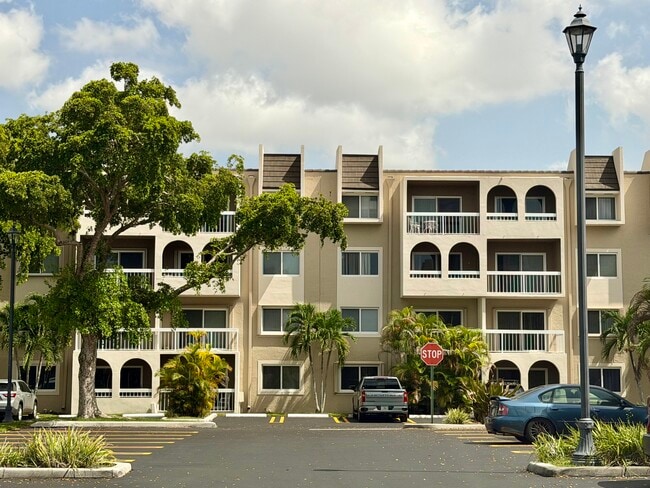 Building Photo - 7840 Camino Real Unit P308