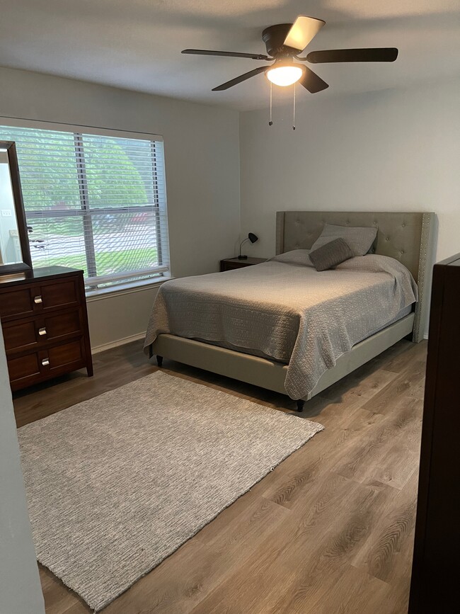 Photo - 1103 Airline Dr.