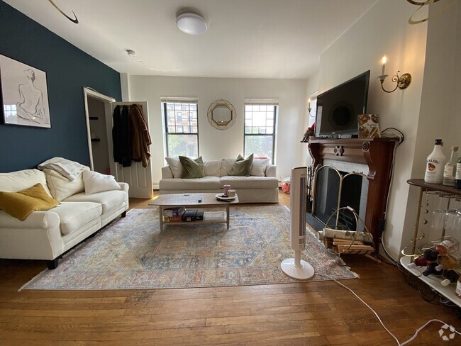 Building Photo - 1677 Washington St Unit 1 Rental