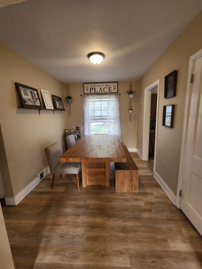 Photo - Cute 3 bedroom house $875