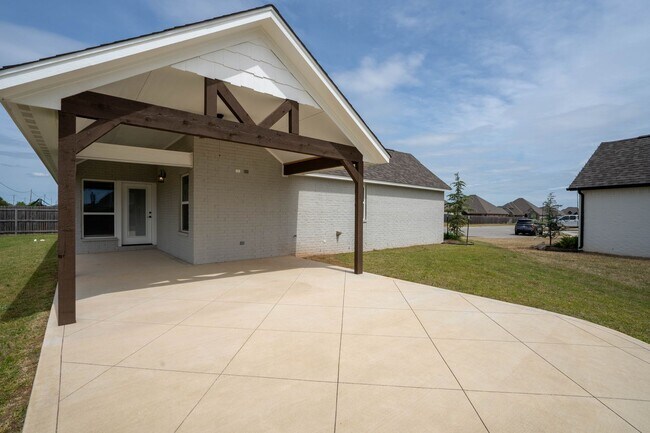 Photo - Prime Location! New build, 4 bed/ 2 bath!