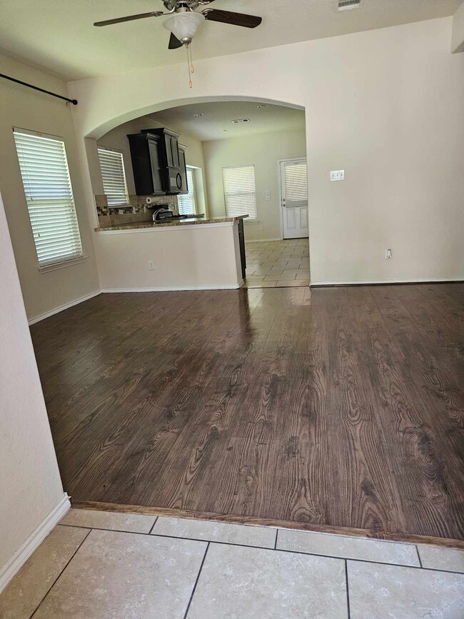 Photo - 4302 Stanley Park