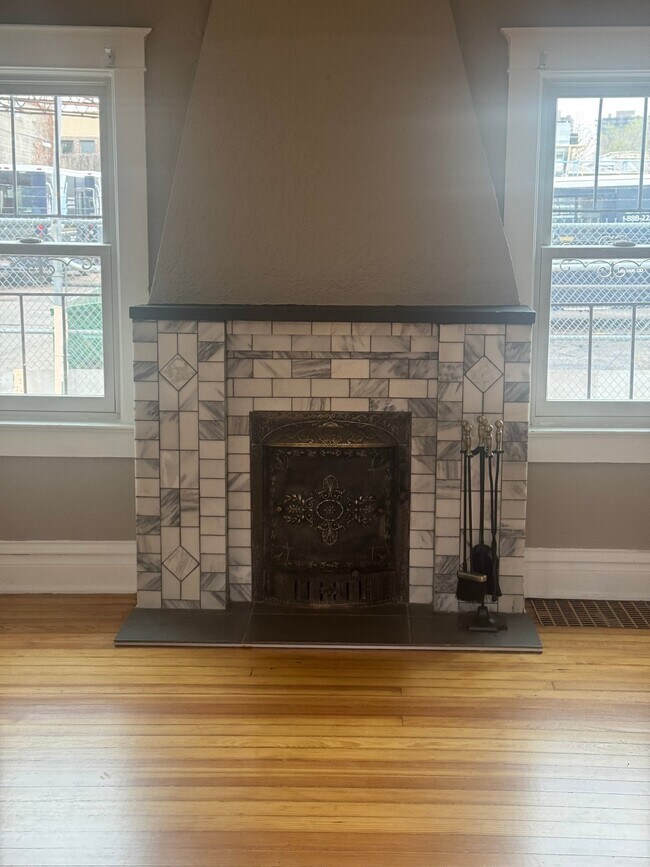 Photo - 352 S Pennsylvania St