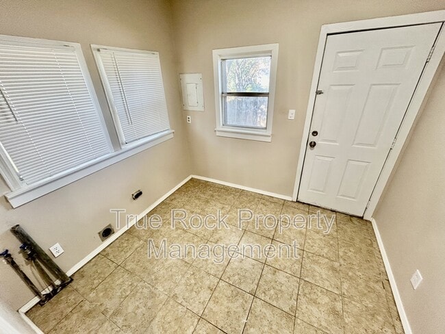 Photo - 804 E 13th St