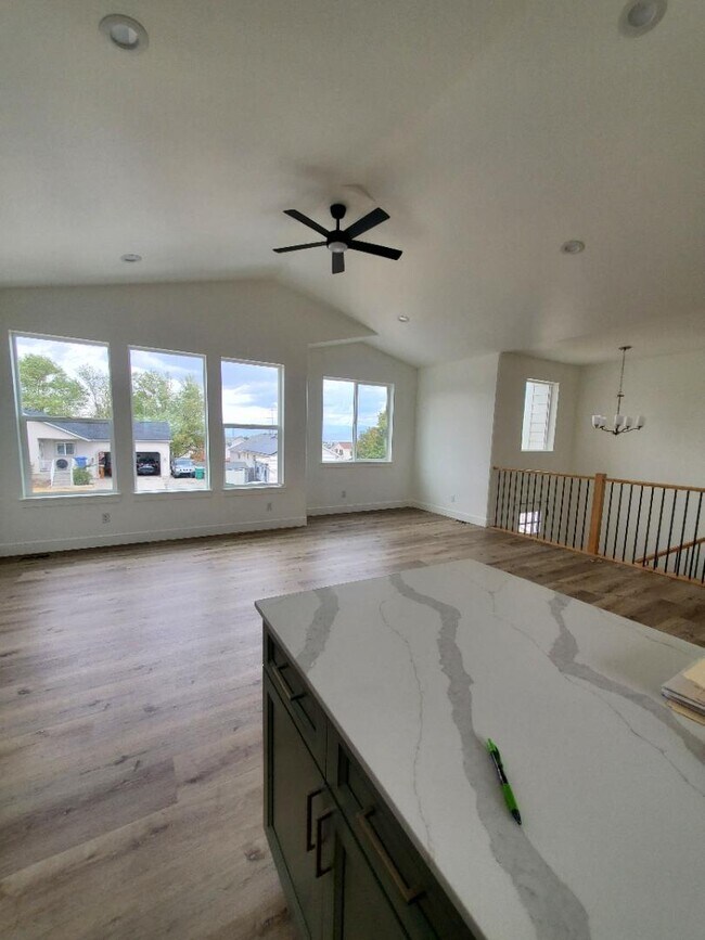 5905 Jackling Way