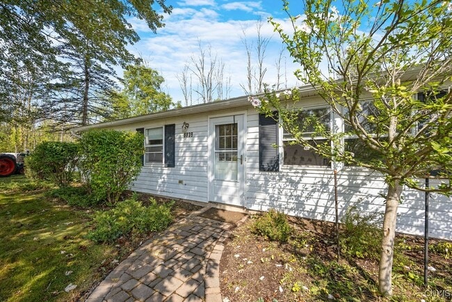 Photo - 8839 English Rd