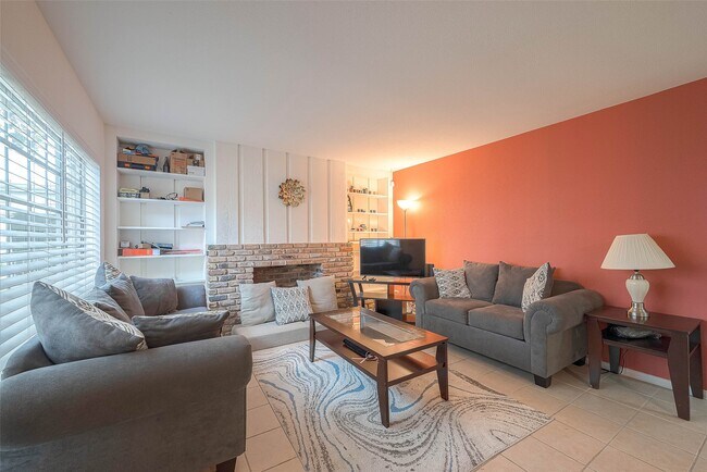 Photo - 2201 Fountain View Dr Unit 54