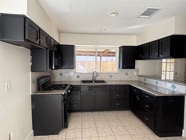 Photo - 2014 Lexington Woods Dr