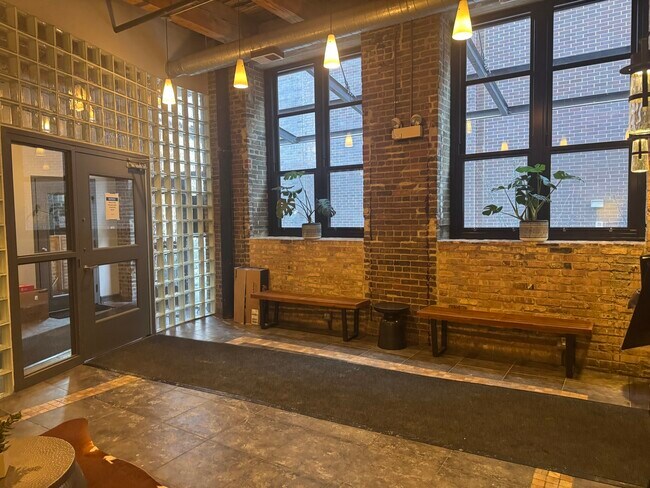 Photo - 14 N Peoria St