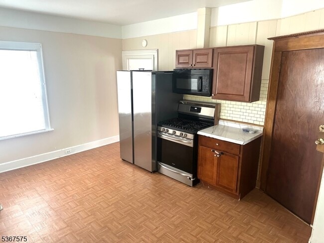 Building Photo - 35 Huron Ave Unit 35 Rental