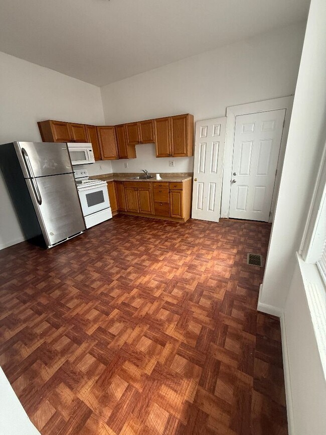 2083 E Clearfield St Unidad 1 Rear