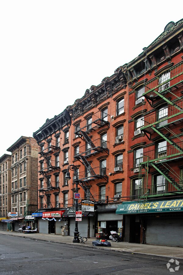 Photo - 136 Orchard St