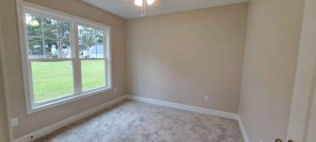 Photo - 104 N Mill St