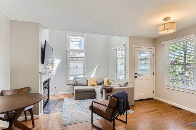 Photo - 2135 Spruce St