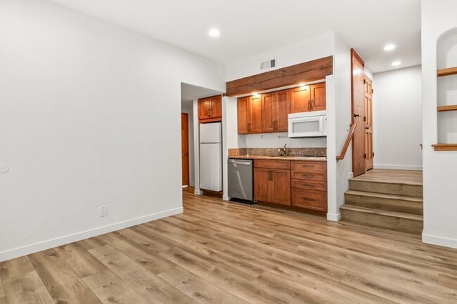 Photo - 2594 Montgomery Ave