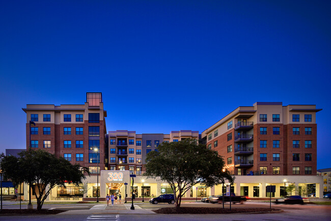 320 West Mag - 320 West Mag Apartments