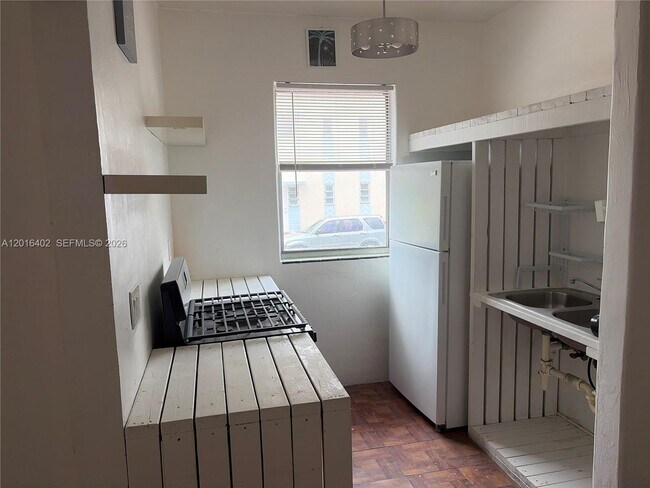 900 Jefferson Ave Unit 2
