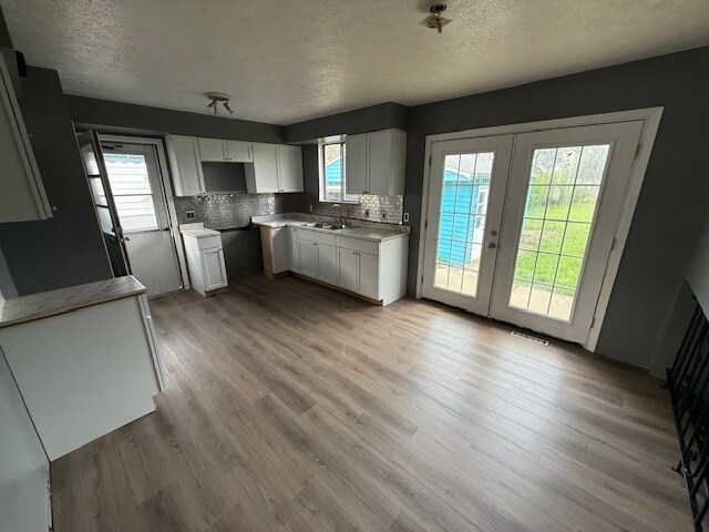 Photo - 6446 Wolf Rd