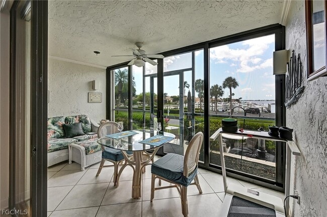 Building Photo - 4821 S Landings Dr Unit 106