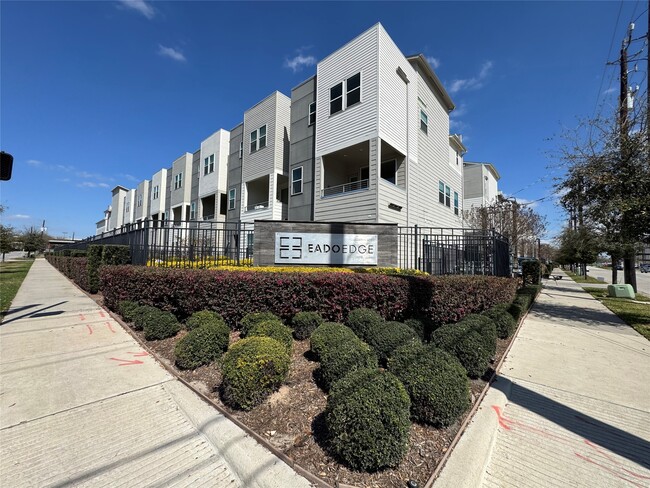 Photo - 304 Jensen Dr