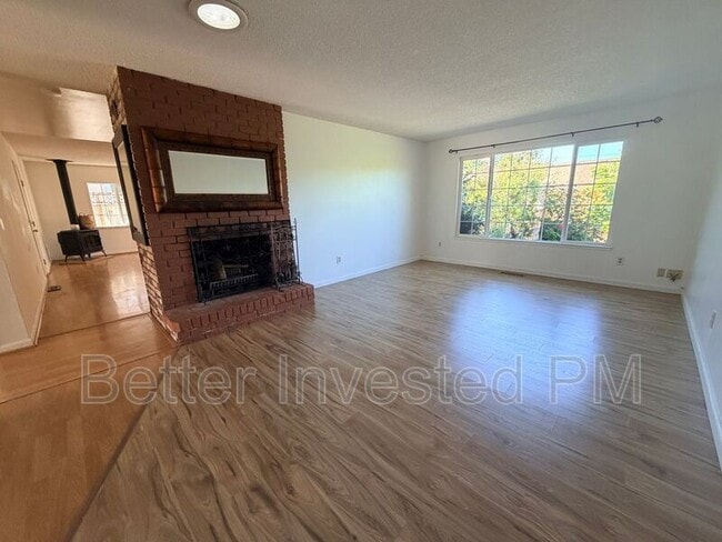 Photo - 1713 Mariposa Dr